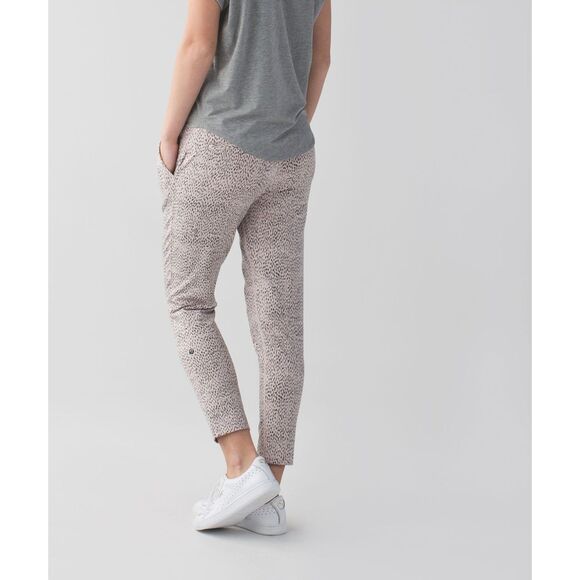 Lululemon B.F.T. Boyfriend Tee | V-Neck T-Shirt Women’s Sz 10 Gray Discontinued - Picture 3 of 6